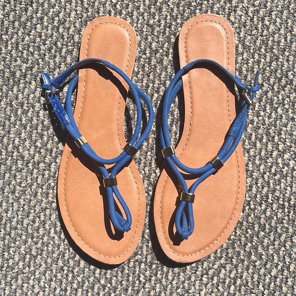American Eagle Outfitters Shoes - American Eagle sandals size 9 1/2